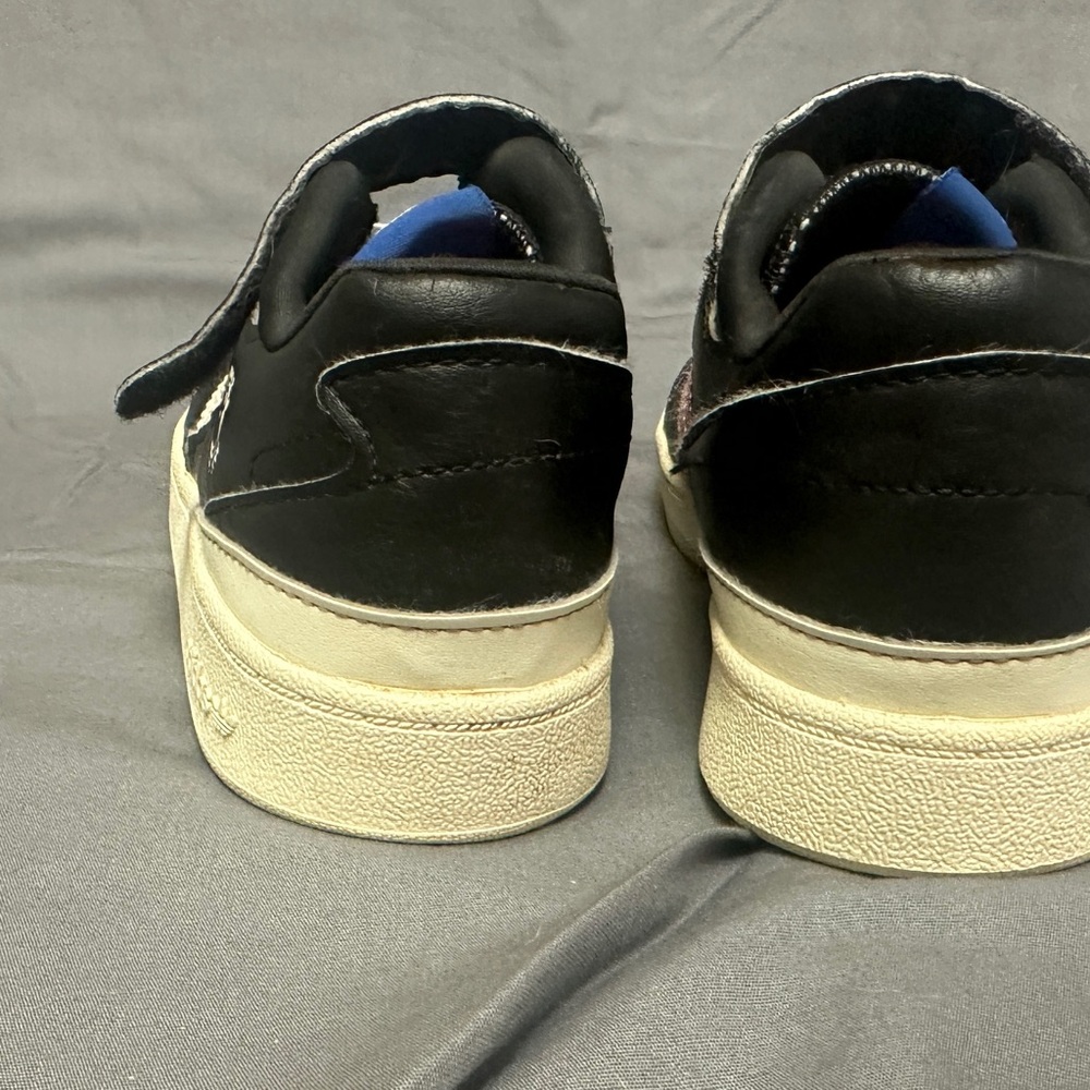 Adidas Black and Pink Sneaker - Picture 4 of 9